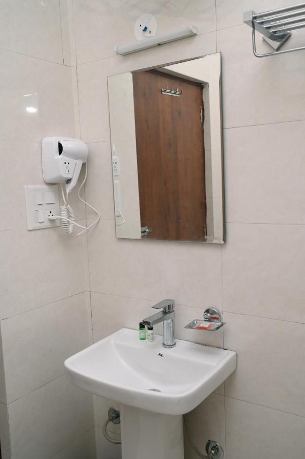 Hotel Singla Residency 康格拉 外观 照片